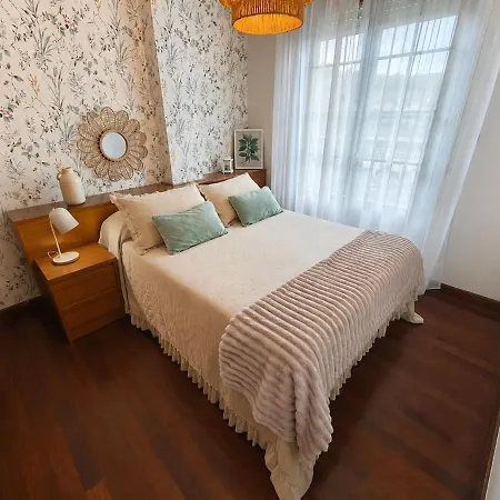 Amplio Familiar Al Lado De Cabarceno Apartment